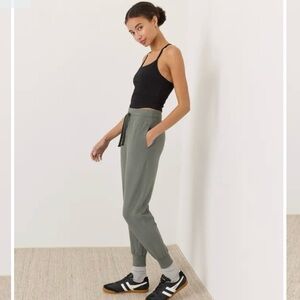 Pact L 100% Organic Cotton CloudKnit Drawstring Ankle Joggers Castor Grey NWT